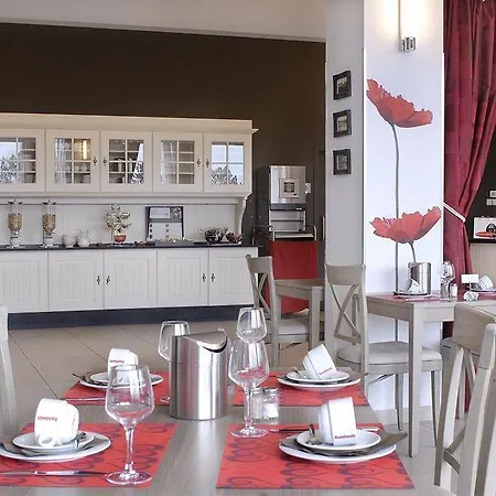 Hotel Domaine De Mont-des-pins 3*