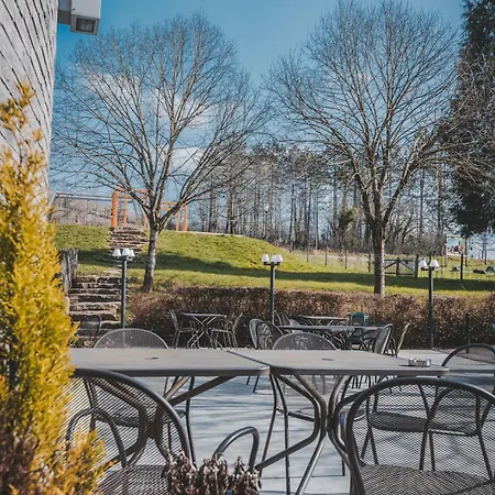 Hotel Domaine De Mont-des-pins Durbuy