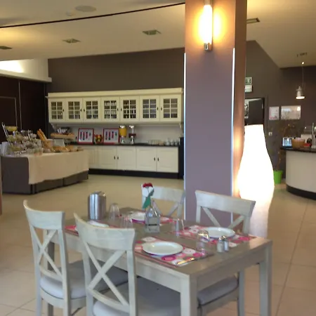 호텔 Mont-des-pins 3*