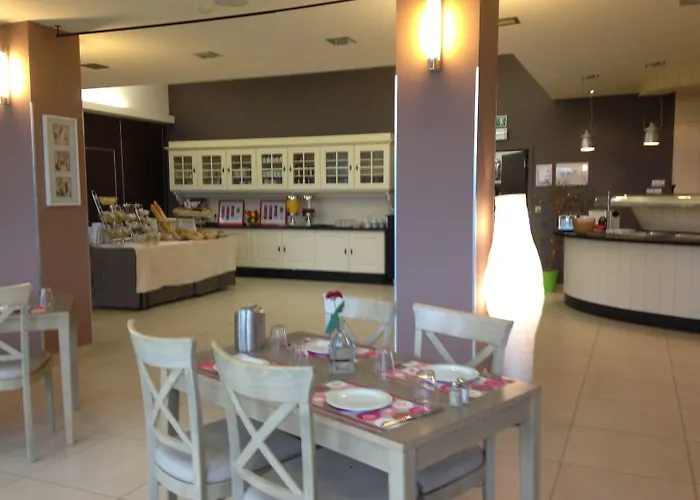 Hotel Mont-des-pins 3*